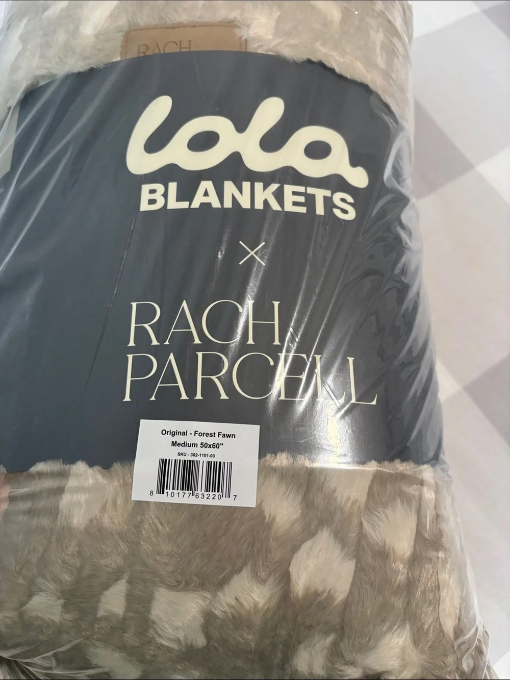 LOLA blanket medium (50x60) in forest fawn-NWT unopened in original packaging